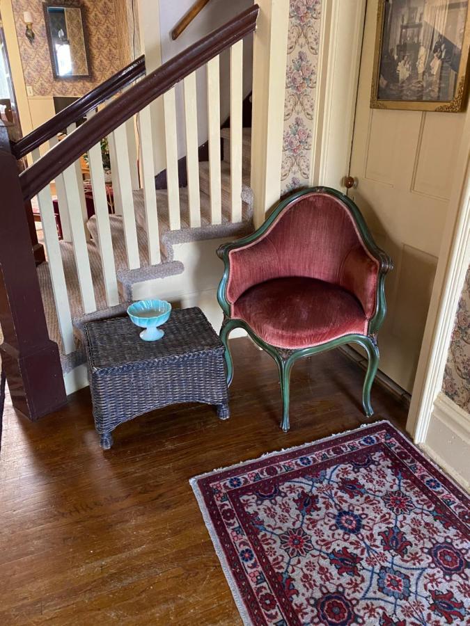 Pansy'S Parlor Bed & Breakfast Golden Luaran gambar