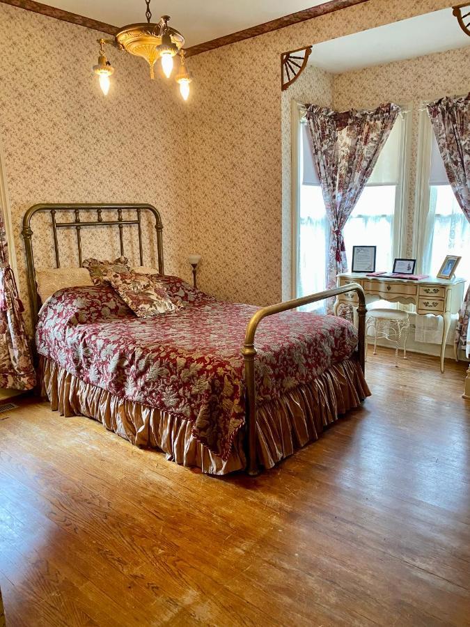 Pansy'S Parlor Bed & Breakfast Golden Luaran gambar