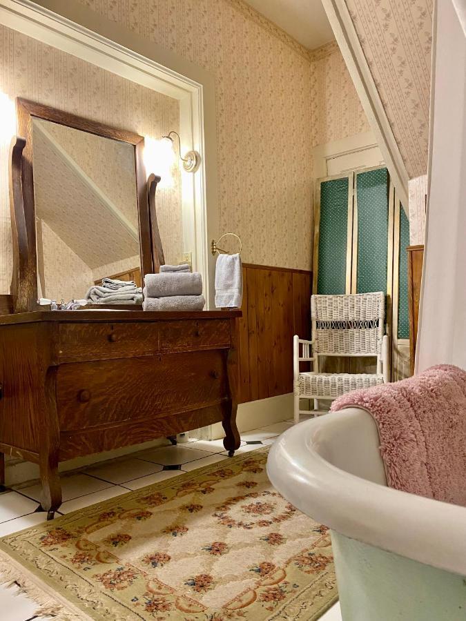 Pansy'S Parlor Bed & Breakfast Golden Luaran gambar
