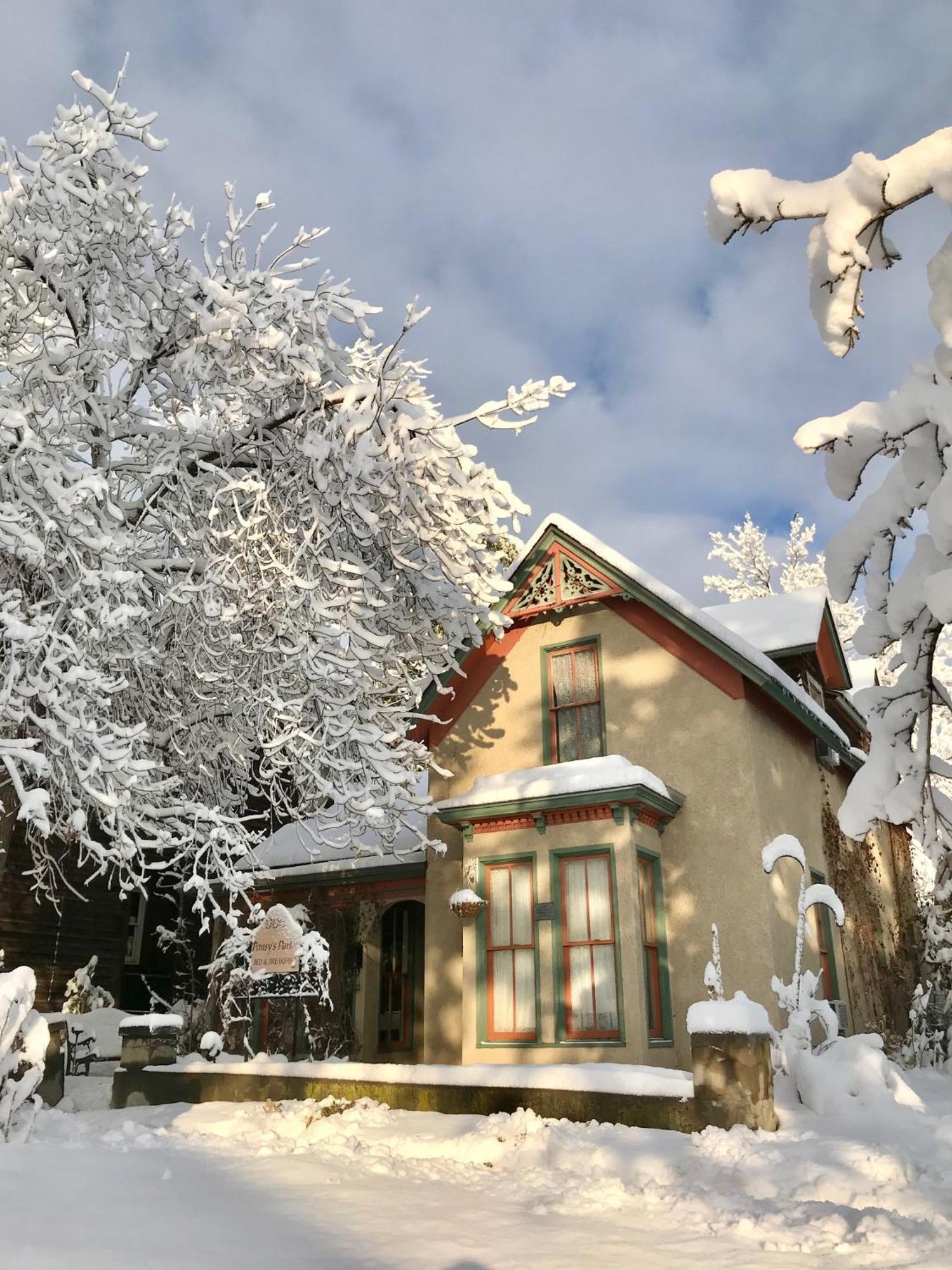 Pansy'S Parlor Bed & Breakfast Golden Luaran gambar
